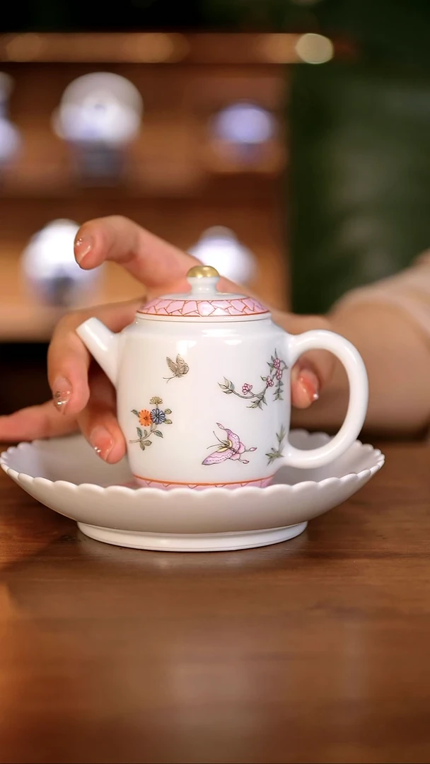 努****福粉彩蝶恋花茶器套组