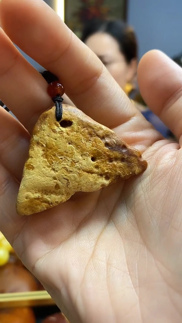 琥珀颈饰未镶嵌吊坠