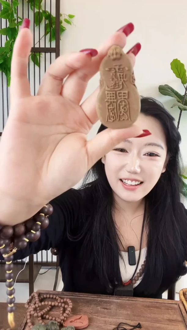 泥塑百花葫芦一个