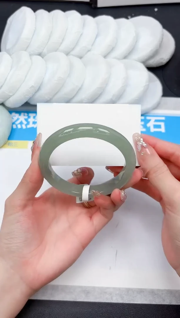 未镶嵌手镯石英质玉146-61.2