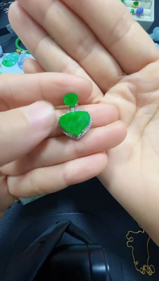 吊坠(不含链)18K金镶嵌翡翠4680