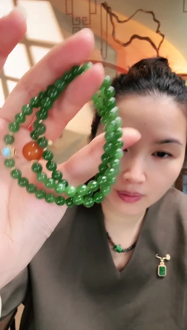 颈饰未镶嵌和田玉珠串