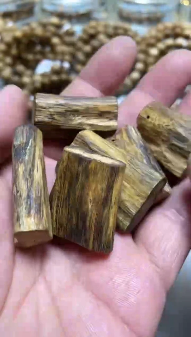 【闪购商品】沉香吊坠棋楠吊坠多样性发其一