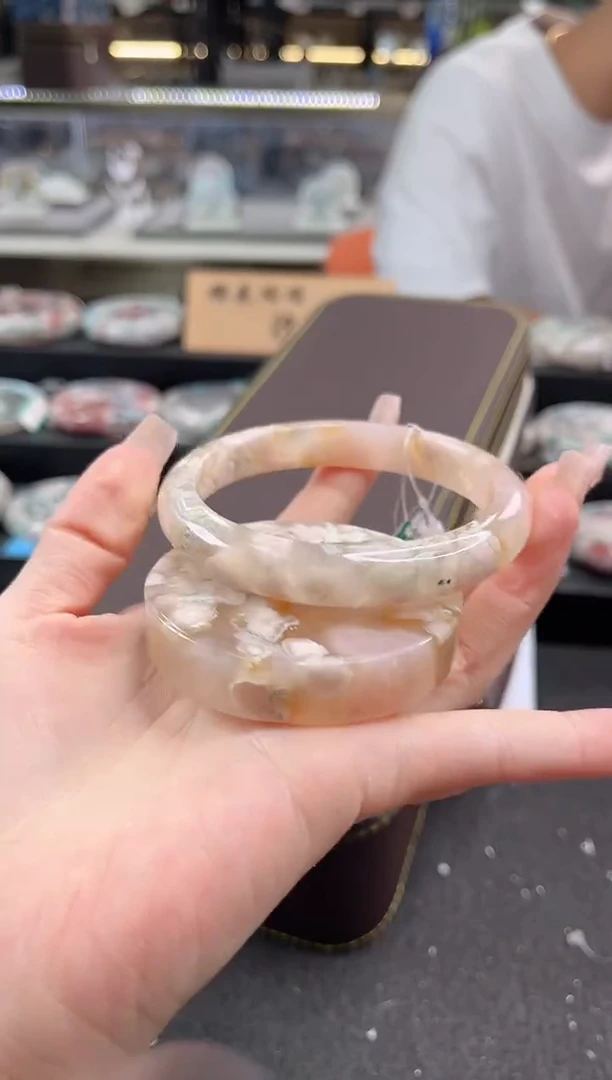 未镶嵌手镯石英质玉尘*丷圈口（赠品镯心）