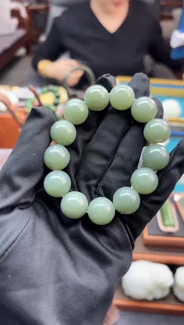 未镶嵌手串和田玉董小姐推荐 多样性发货 拍一发一tkl16