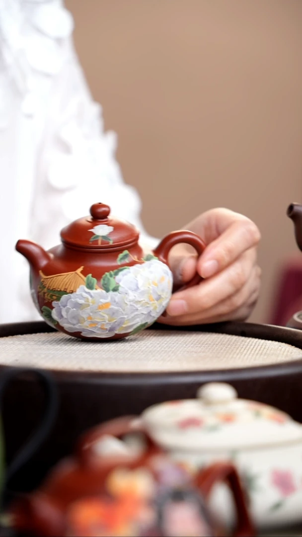 茶壶紫砂朱泥莲子泥绘牡丹亭
