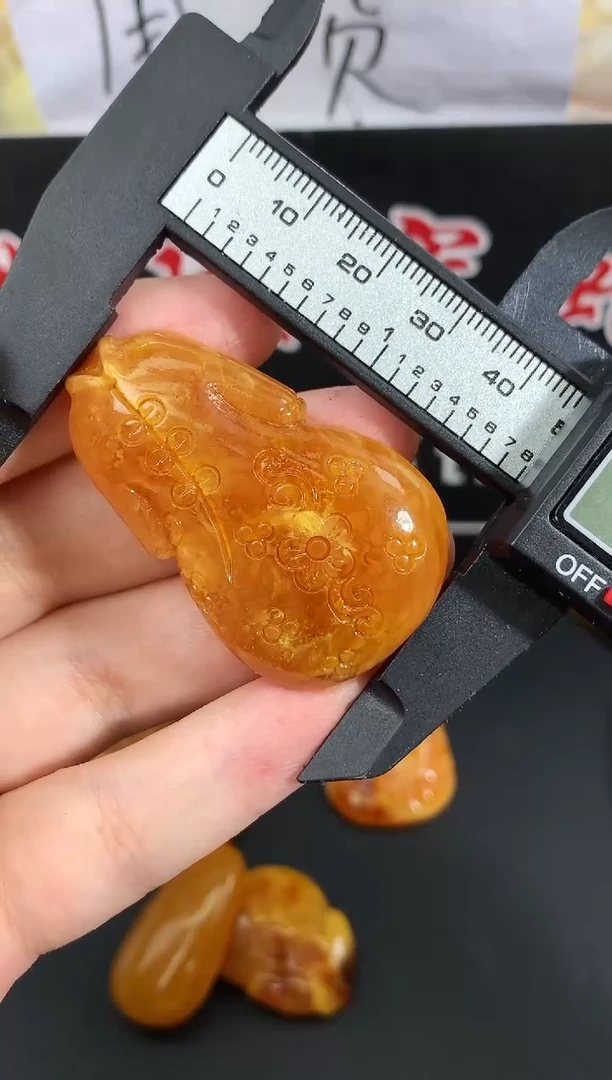 蜜蜡未镶嵌珠宝奇石54