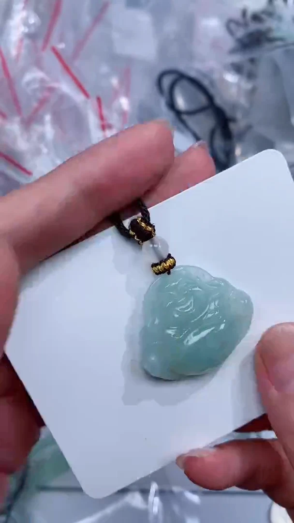 颈饰未镶嵌翡翠吊坠