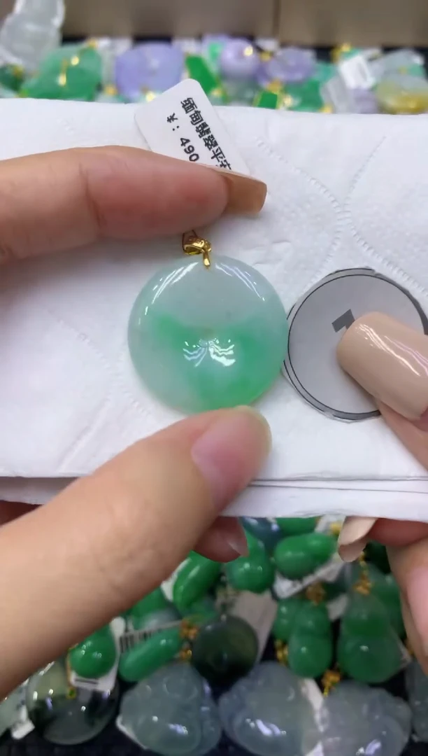 颈饰未镶嵌翡翠天然缅甸翡翠A货