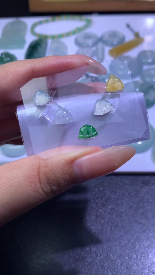 未镶嵌定制翡翠毛货