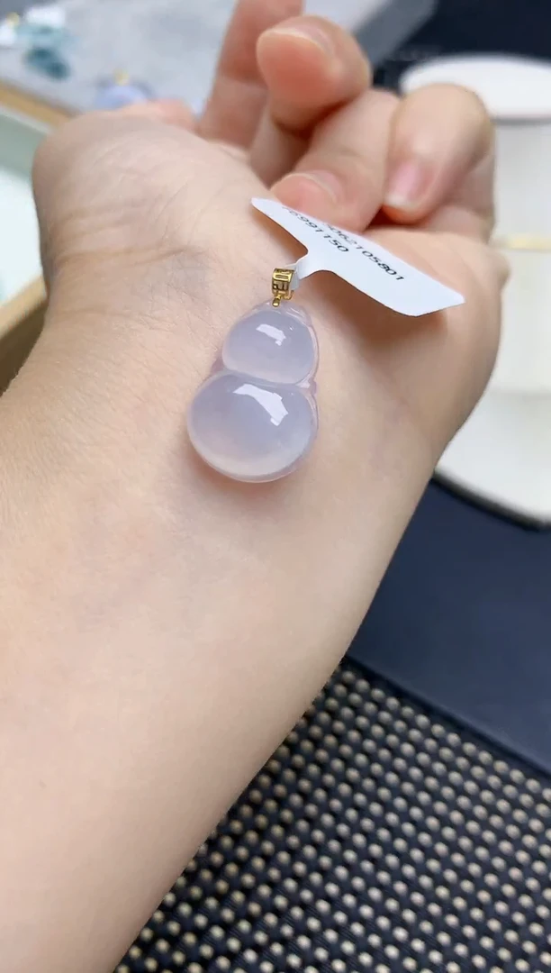 翡翠18K金镶嵌颈饰天然缅甸A货翡翠