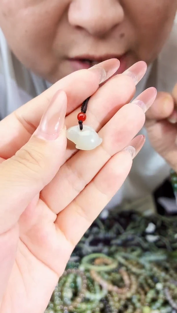 和田玉未镶嵌颈饰拍一发一