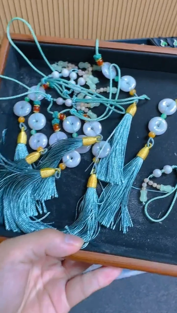 翡翠未镶嵌颈饰天然A货翡翠+发其一