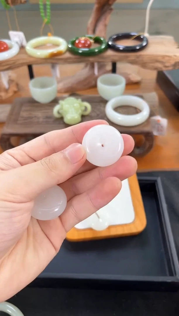 吊坠(不含链)未镶嵌和田玉青海野牛沟 平安扣 多样性发一