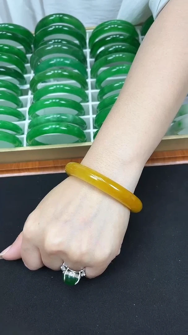 砖雕s28 枫叶黄圆条手镯 圈口58.5