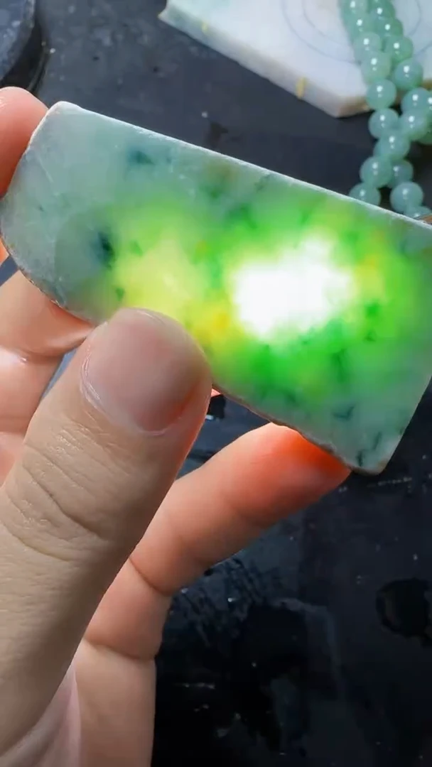 颈饰未镶嵌翡翠阿**佛052