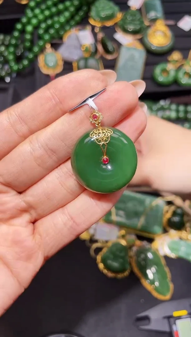 和田玉18K金镶嵌吊坠(赠链)30MM 多样性发一Z