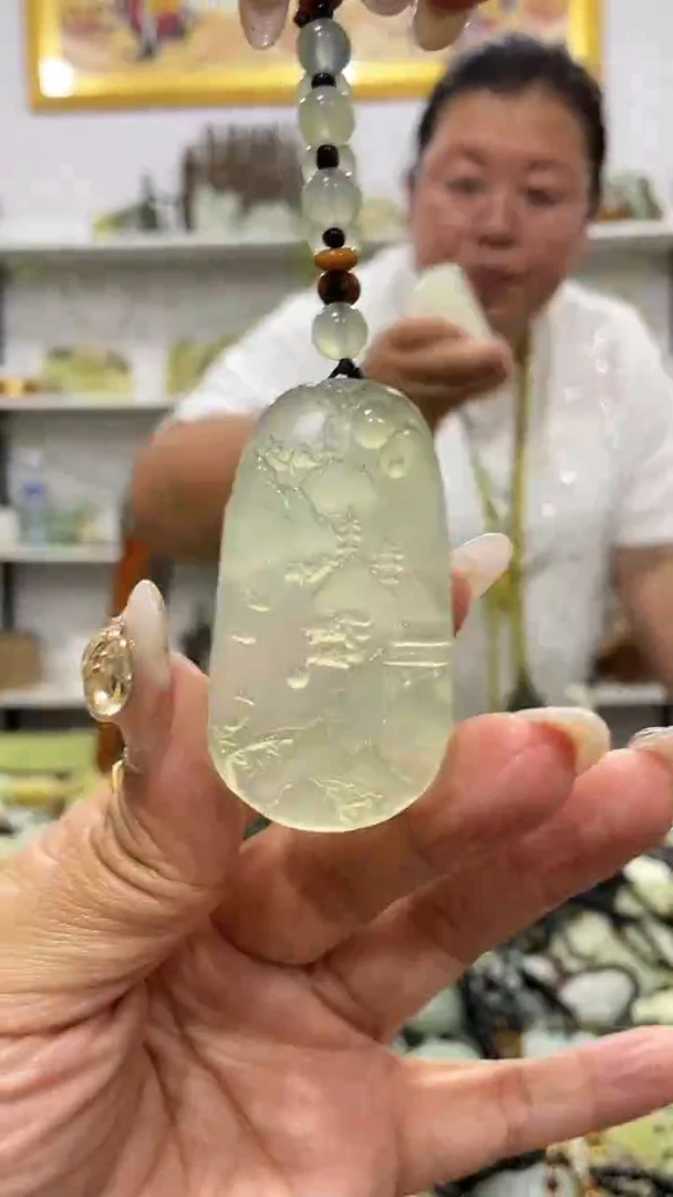 蛇纹石玉未镶嵌吊坠