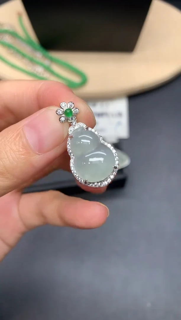 翡翠银S925镶嵌吊坠(不含链)葫芦【多样性发其一】