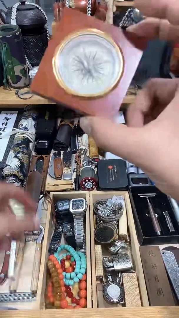 瓷片闪购商品  如图所示