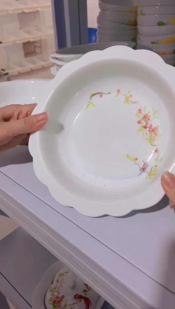 陶瓷景德镇高温釉中彩花边深盘直径21高5.5