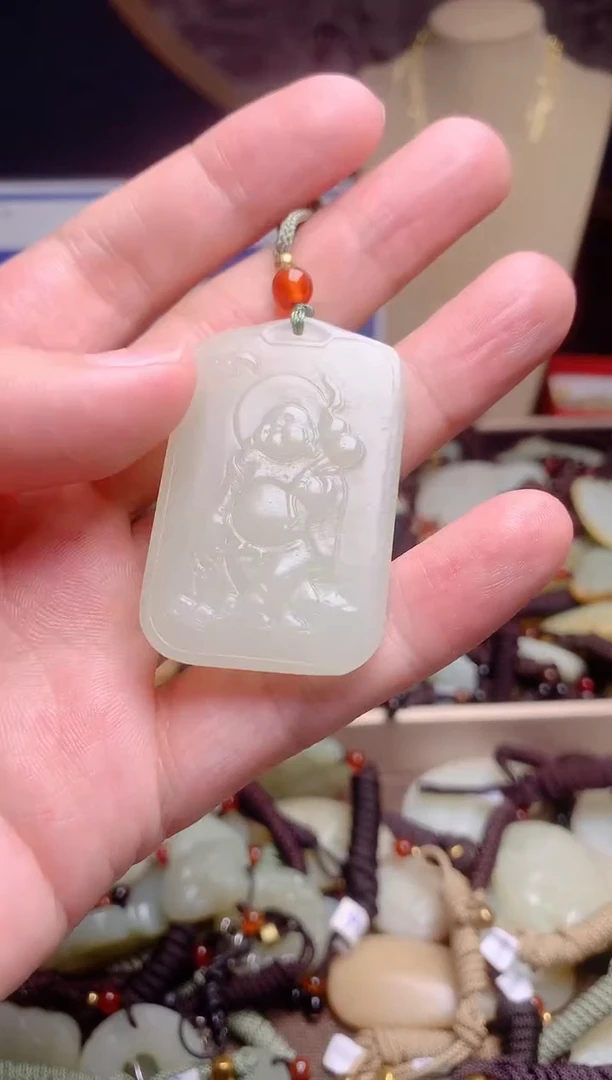 和田玉未镶嵌颈饰1