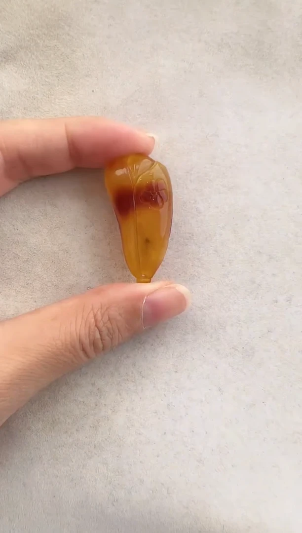 【闪购商品】琥珀裸石未镶嵌10117066-吊坠