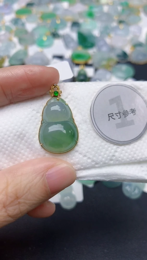 颈饰18K金镶嵌翡翠天然缅甸A货翡翠