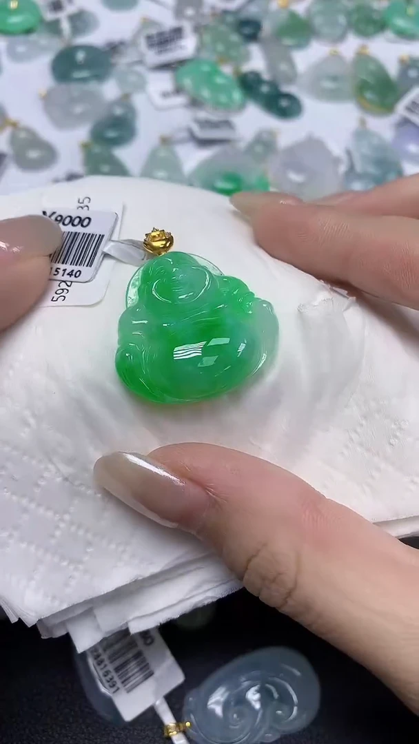 翡翠18K金镶嵌颈饰天然缅甸翡翠A货