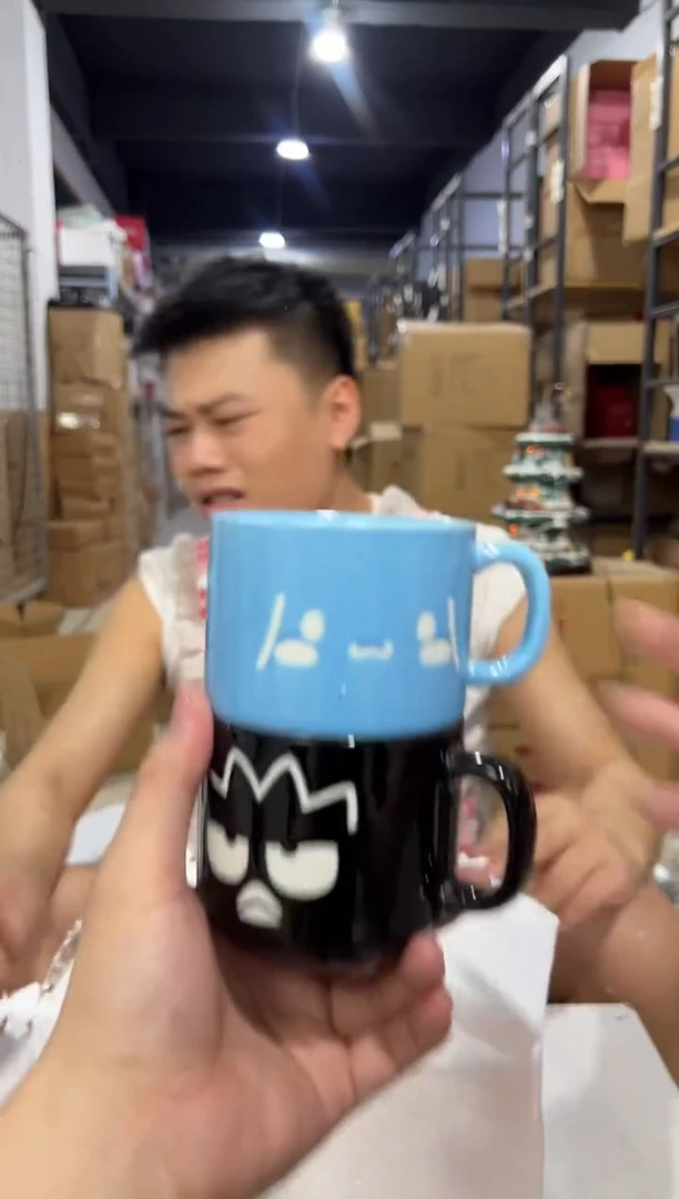 瓷片玉桂狗加酷企鹅水杯2件套微瑕