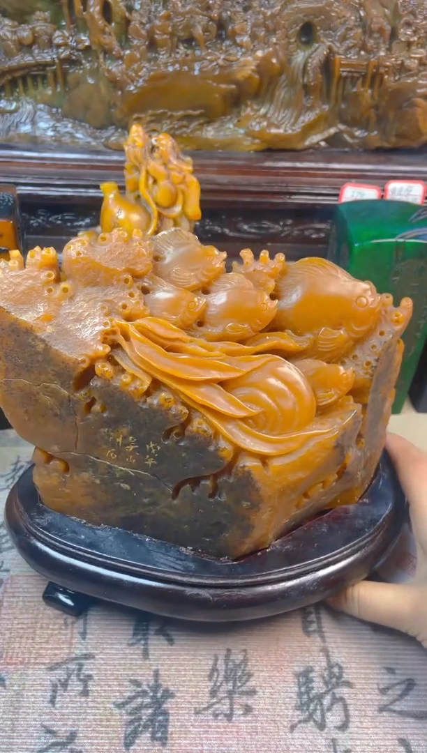 【闪购商品】寿山石印石田黄带皮年年有余摆件