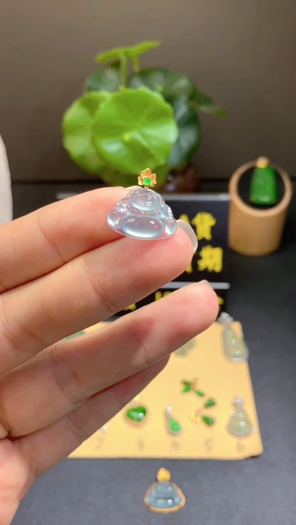 颈饰18K金镶嵌翡翠翡翠A货