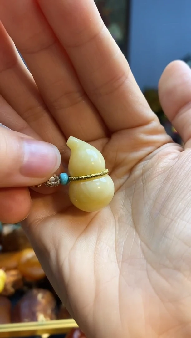 未镶嵌颈饰琥珀吊坠