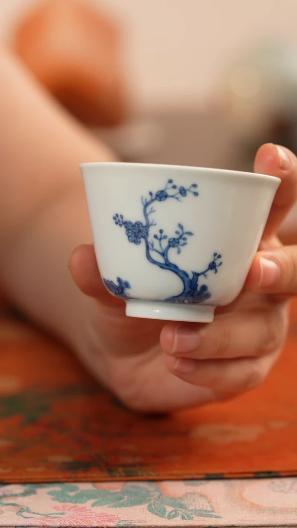 环中青花芙蓉花花神杯