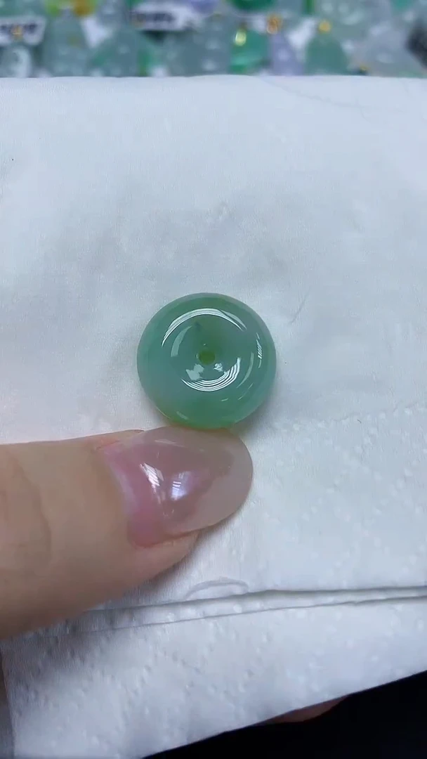 翡翠未镶嵌颈饰天然缅甸翡翠A货