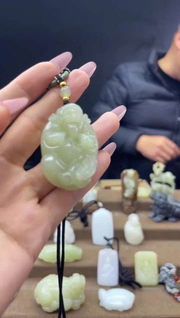 颈饰未镶嵌和田玉1