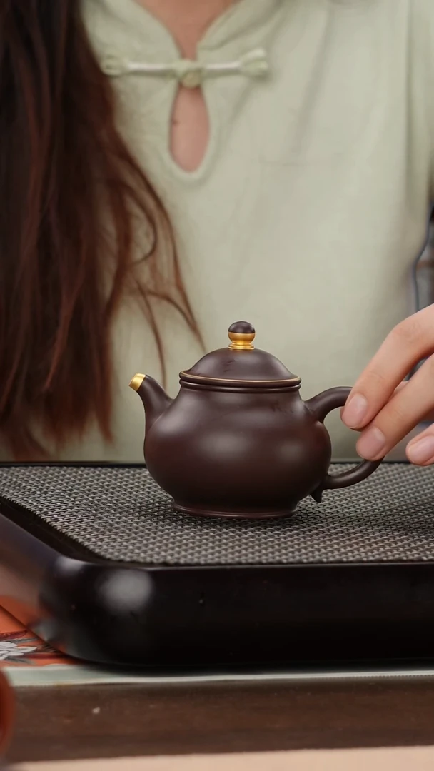茶壶紫砂四号井茄皮紫泥描金潘壶160cc