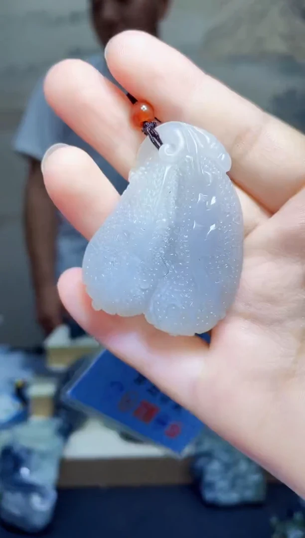 和田玉未镶嵌颈饰1