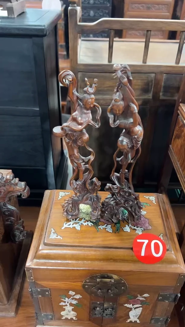 黄杨木飞天一对1