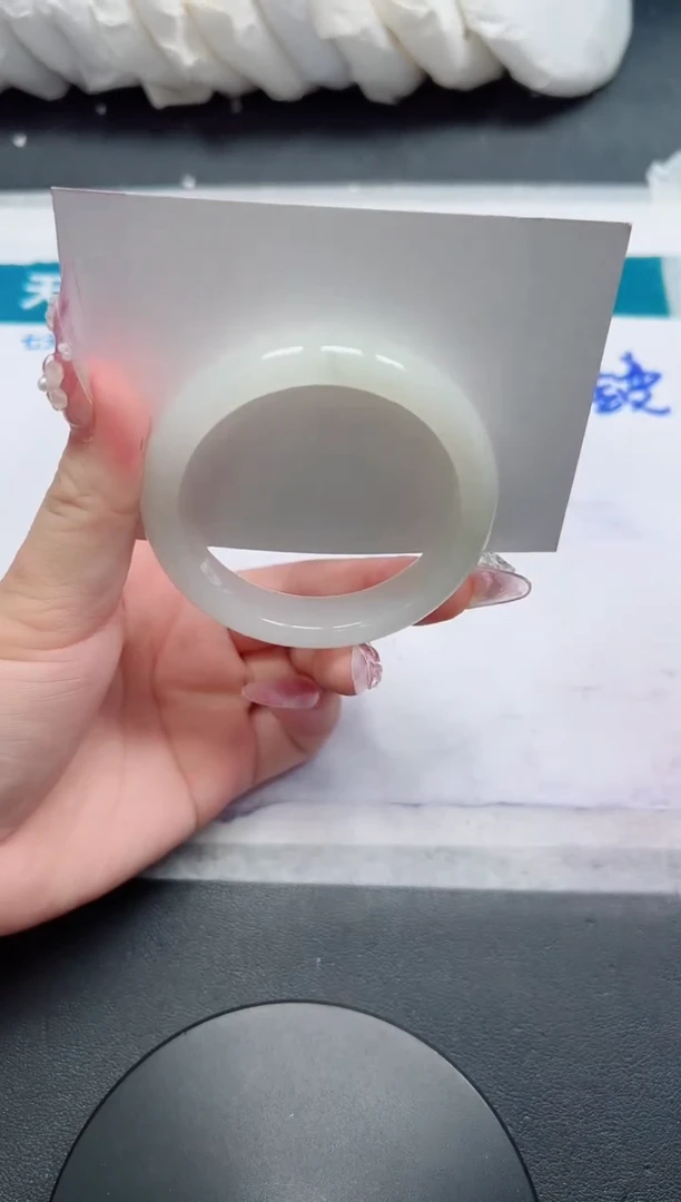 未镶嵌手镯石英质玉187-52.9