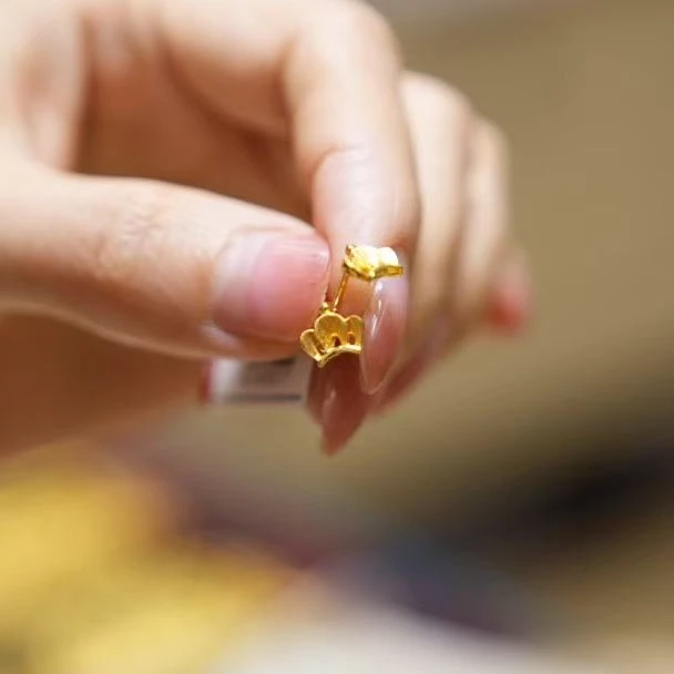 【澄澄专属】足金999皇冠系列耳钉 经典时尚百搭