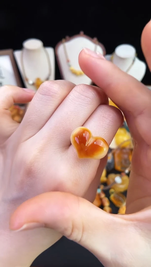 琥珀未镶嵌珠宝奇石柒月