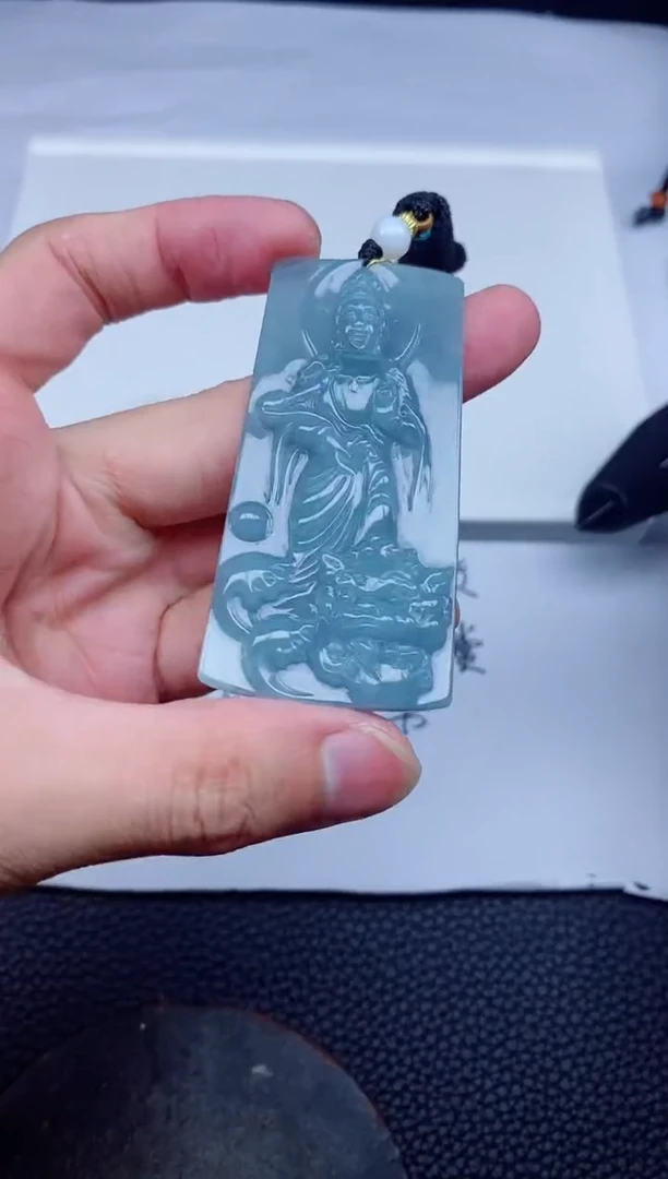 翡翠未镶嵌颈饰