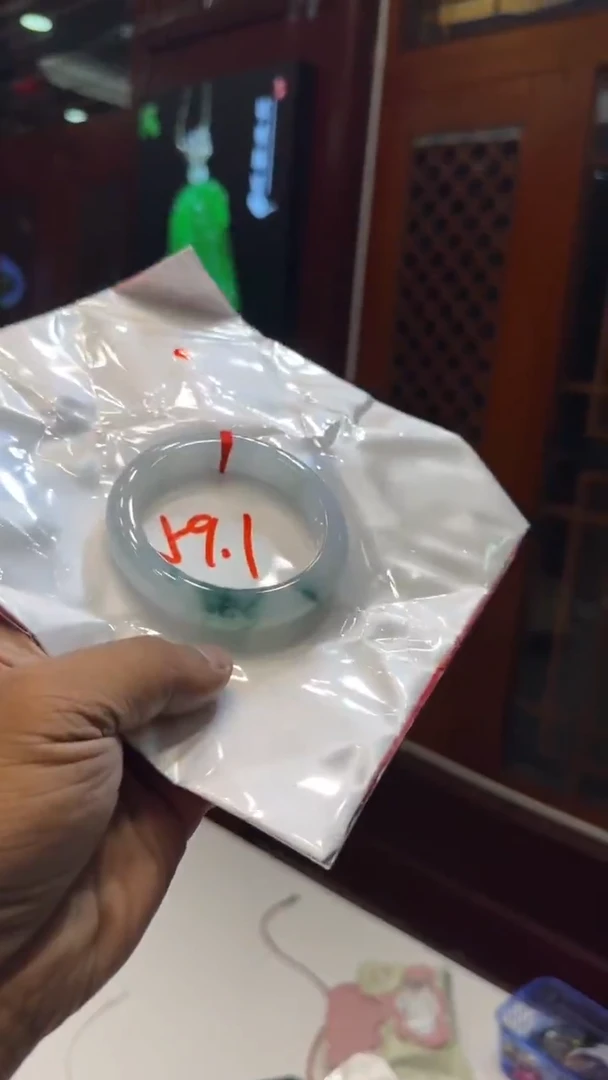 未镶嵌手镯翡翠手镯