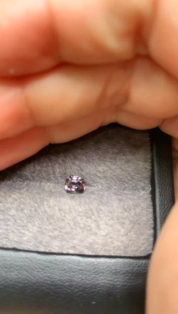 【闪购商品】定制尖晶石裸石未镶嵌枕型 石墨色调 0.75ct