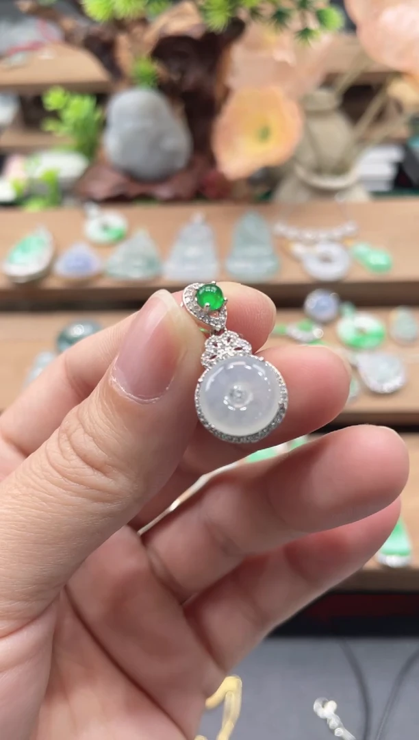 吊坠(不含链)未镶嵌翡翠平安扣