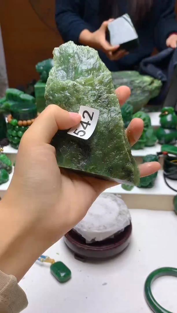 未镶嵌和田玉（碧玉）珠宝半成品0