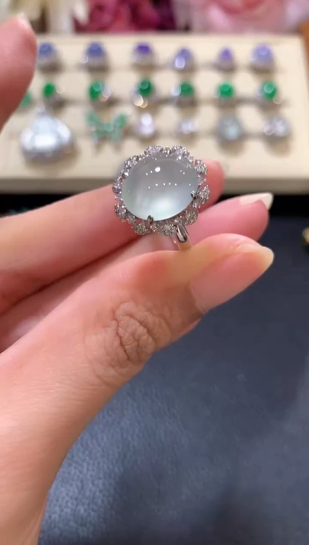 18K金镶嵌戒指翡翠z102