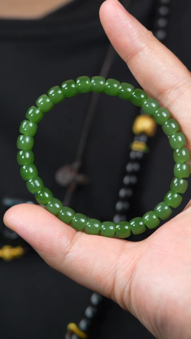 手链未镶嵌和田玉7mm俄碧无黑点