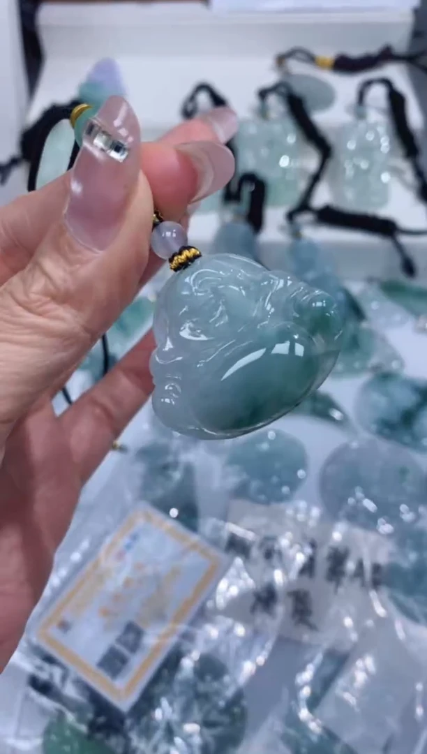 颈饰未镶嵌翡翠吊坠